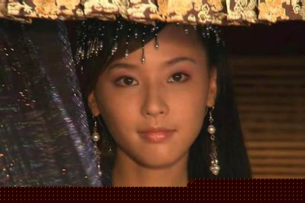 上官丹凤和上官飞燕是一个人吗